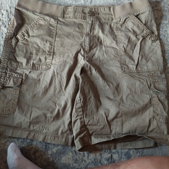 Shorts - Picture 1 of 6